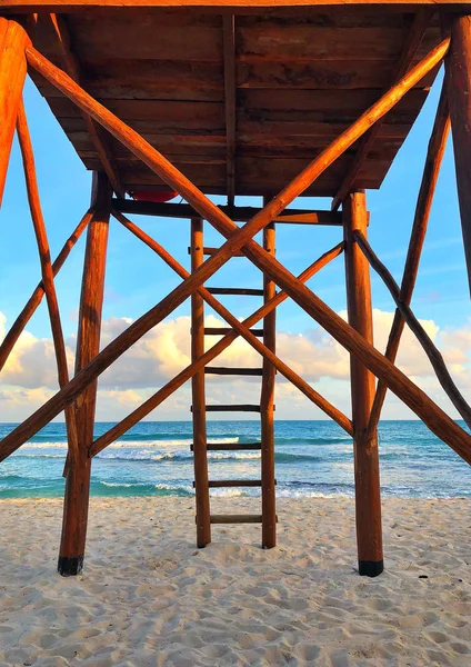 Torre Vigilancia Madera Playa Vacía Atardecer Cancún Yucatán México —  Fotos de Stock