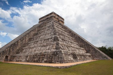 Chichen Itza, Meksika için görkemli Maya harabelerini.