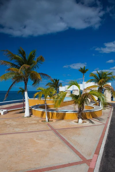 Renovierte Promenade am Meer in Campeche, Mexiko. — Stockfoto