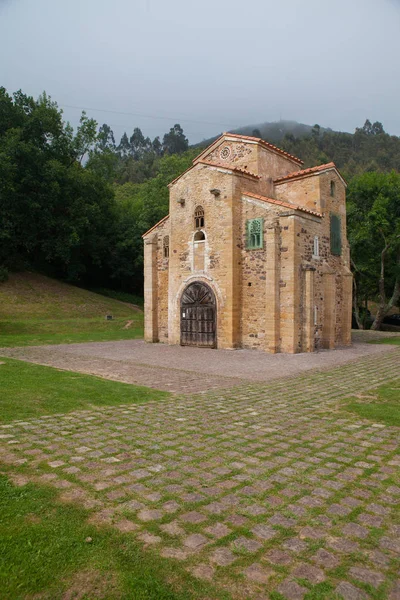 Kirche von san miguel de lillo, oviedo, spanien — Stockfoto