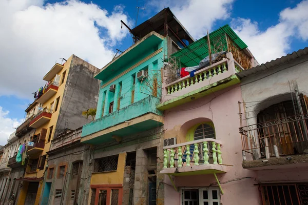 Havana Kuba Leden 2017 Chátrající Renovovaných Budov Hlavní Ulici Starém — Stock fotografie