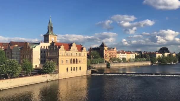 Praga República Checa Abril 2018 Vista Sobre Río Moldava Puente — Vídeo de stock