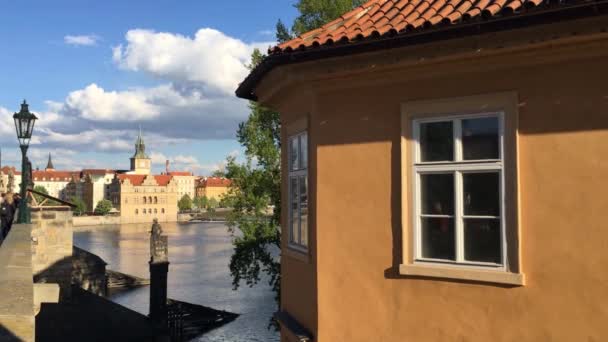 Prague Tsjechië April 2018 Weergave Van Karelsbrug Moldau Praag Architectuur — Stockvideo