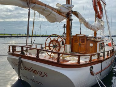 Volendam, Kuzey Hollanda 'da Amst' ın 20 km kuzeyinde bir kasabadır.
