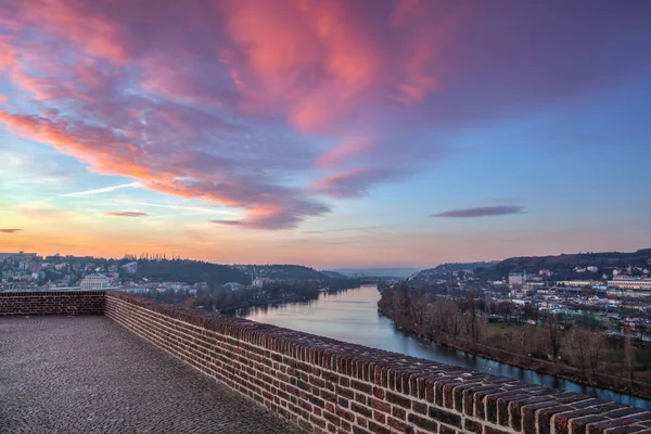 Widok z fortu Vysehrad rano, Praga, Czechy — Zdjęcie stockowe