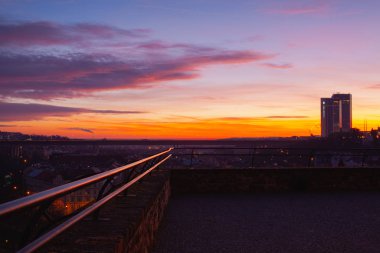 Sabah Corinthia Oteli 'ndeki Vysehrad kalesinden manzara, Pragu.