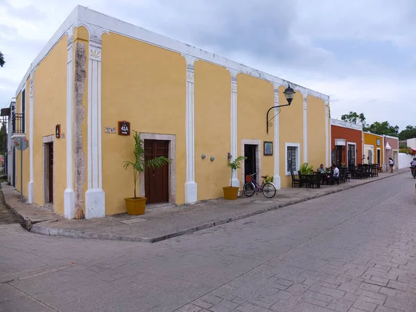 Typische koloniale straat in Chihuahua, Mexico. — Stockfoto