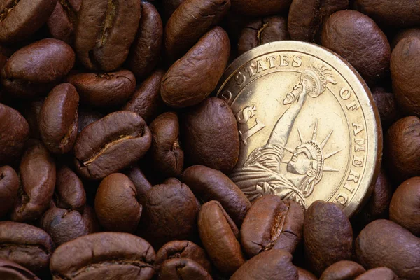 Kaffebönor Och Oss Dollar Rättvis Handel Råvaruhandel Färska Kaffebönor Kaffe — Stockfoto