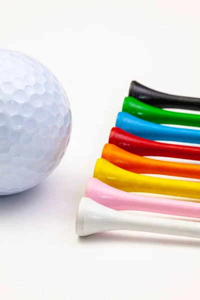 ゴルフセット ティー付きボール 虹色のゴルフティー — ストック写真