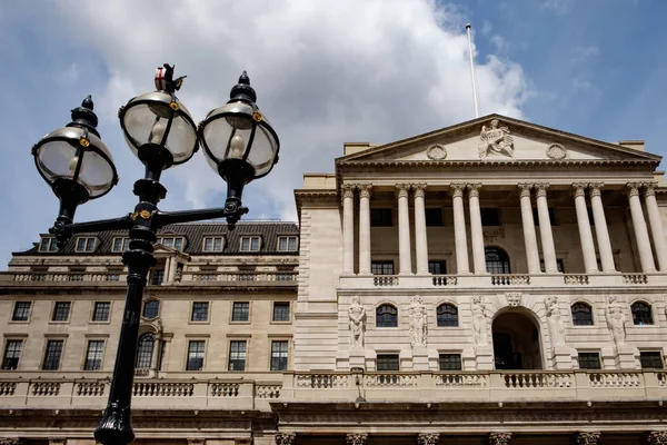 ロンドン、イギリス - 2017 年 5 月 21 日: イングランド銀行。英国の中央銀行であるイングランド銀行. — ストック写真