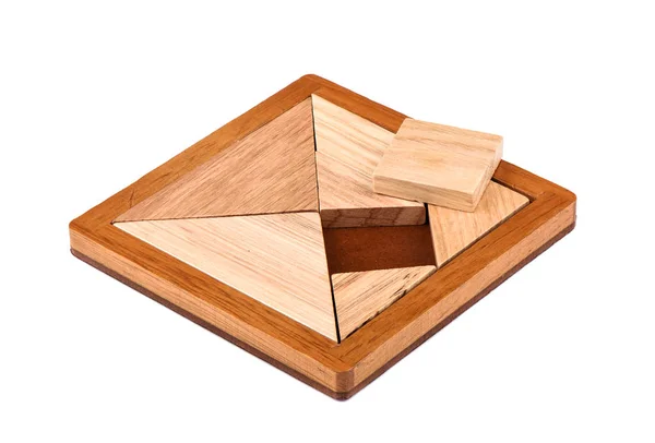 Tangram Holzpuzzle isoliert auf weißem Hintergrund. — Stockfoto