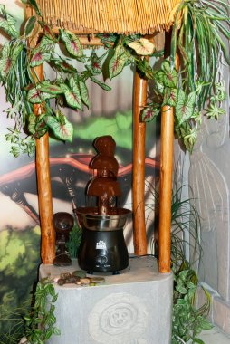 Pokrov, Vladimir Bölgesi, Rusya, 11 Mayıs 2013 Çikolata Müzesi. Çikolata çeşmesi.