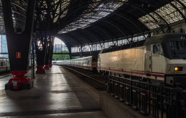 Eylül 2014 Barcelona İspanya, Barcelona Franca demiryolu tren Renfe istasyonu Estació de Franca