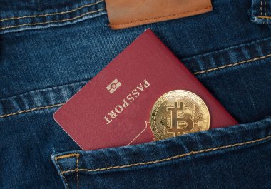 Pasaport ve para Bitcoin benim kot pantolon cebinde.