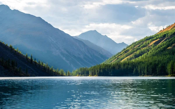 Paisagem Montesa Montanha Lago Shavlinskoe República Altai — Fotografia de Stock