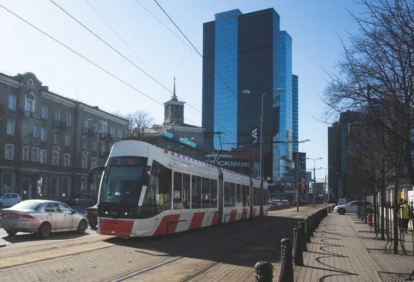 Апреля 2019 Таллин Эстония Нижний Трамвай Одной Улиц Города — стоковое фото