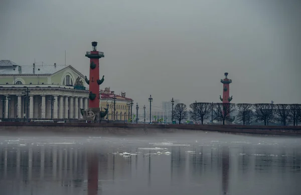 Ομίχλη Πάνω Από Τον Ποταμό Neva Στην Αγία Πετρούπολη — Φωτογραφία Αρχείου
