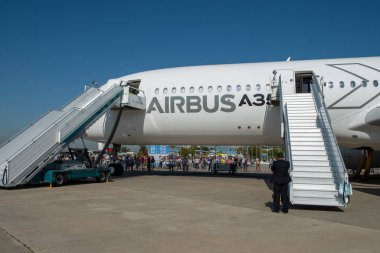 30 Ağustos 2019. Zhukovsky, Rusya. Uluslararası Havacılık ve Uzay Salonu MAKS 2019 'da uzun menzilli çift motorlu Airbus A350-900 XWB Airbus Industrie yolcu uçağı..