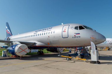 30 Ağustos 2019. Zhukovsky, Rusya. Rus kısa menzilli yolcu uçağı Sukhoi Superjet 100 Aeroflot Rus Havayolları Uluslararası Havacılık ve Uzay Salonu MAKS 2019