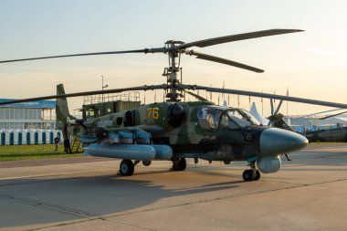 30 Ağustos 2019. Zhukovsky, Rusya. Rus keşif ve saldırı helikopteri Kamov Ka-52 Timsah Uluslararası Havacılık ve Uzay Salonu MAKS 2019.