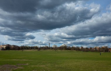 22 Nisan 2018 Stockholm, İsveç. Stockholm 'deki Ladugardsgardet bölgesinde dinlenme alanı..