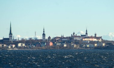 21 Nisan 2018, Tallinn, Estonya. Tallinn 'deki Eski Şehir' in manzarası.