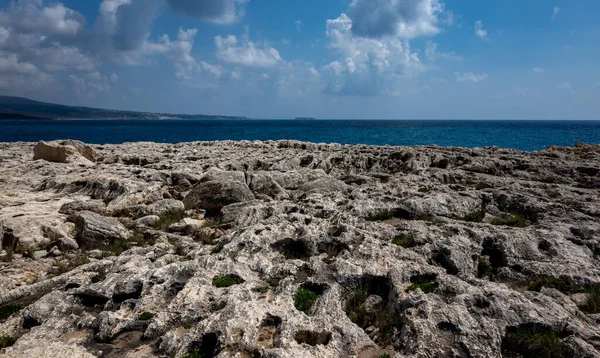 Des Vagues Écrasent Sur Rive Rocheuse Mer Méditerranée Sur Péninsule — Photo