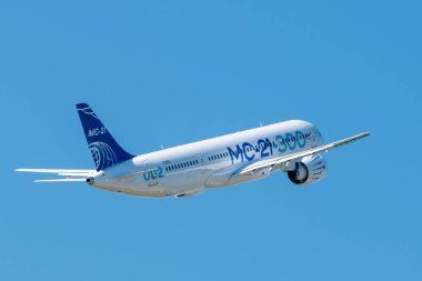 30 Ağustos 2019. Zhukovsky, Rusya. Uluslararası Havacılık ve Uzay Salonu MAKS 2019 'da orta menzilli Rus yolcu uçağı Irkut MC-21 vaat ediyor..