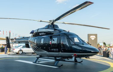 30 Ağustos 2019 Zhukovsky, Rusya. Aurus dizaynındaki Ansat helikopteri MAKS-2019 Uluslararası Havacılık ve Uzay Salonu 'nda..
