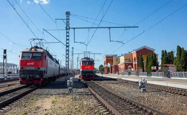 Maj 2019 Orel Ryssland Persontåg Vid Järnvägsstationen Staden Orel — Stockfoto