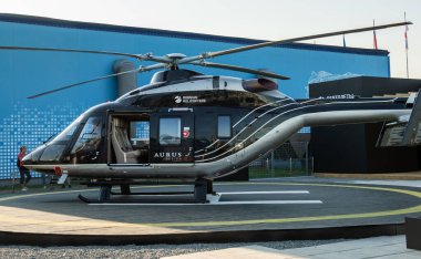 30 Ağustos 2019 Zhukovsky, Rusya. Aurus dizaynındaki Ansat helikopteri MAKS-2019 Uluslararası Havacılık ve Uzay Salonu 'nda..