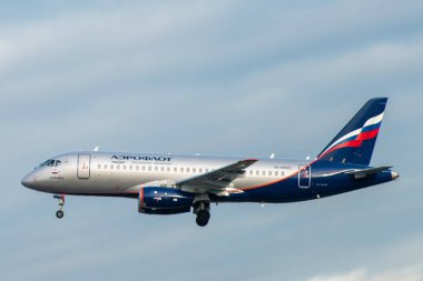 29 Ekim 2019, Moskova, Rusya. Sukhoi Superjet 100 Aeroflot uçağı - Moskova 'daki Sheremetyevo havaalanında Rus Havayolları.