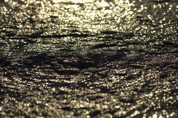 Wasserwellen bei Tageslicht — Stockfoto