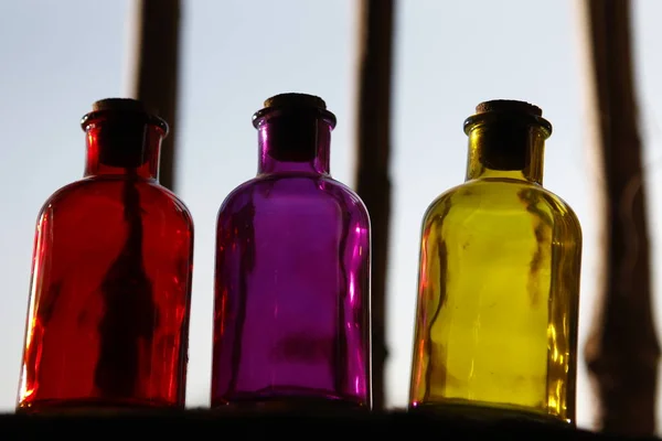 Botellas de medicina caducadas —  Fotos de Stock