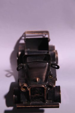 Fabrika içindeki kalelerindendir araçları