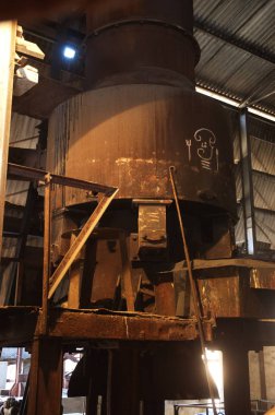 Fabrika içindeki kalelerindendir araçları