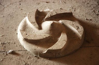 Fabrika içindeki kalelerindendir araçları