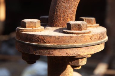 Fabrika içindeki kalelerindendir araçları