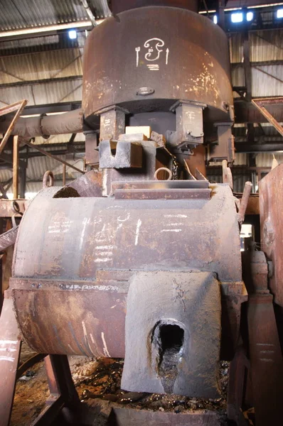 Fabrika içindeki kalelerindendir araçları