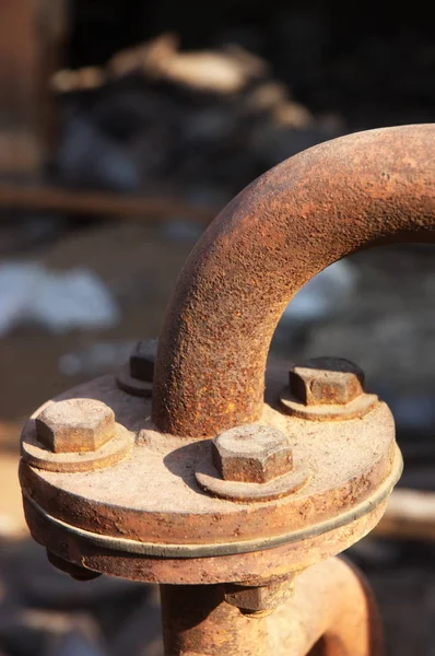 Fabrika içindeki kalelerindendir araçları