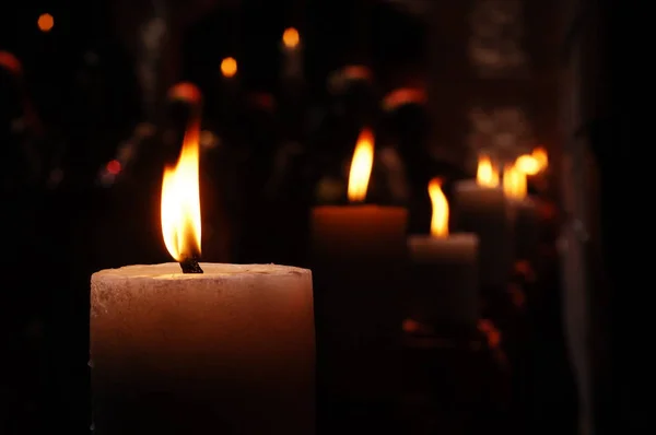 Свічкова паличка в церкві — стокове фото