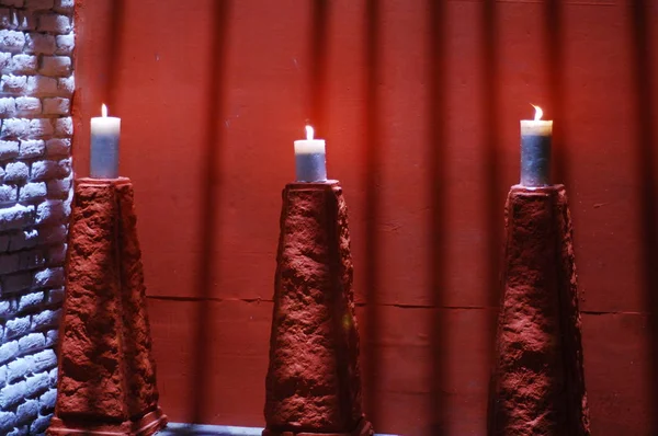 Kerzenständer in der Kirche — Stockfoto