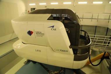 Uçuş simülatörü eğitim pilotlar için