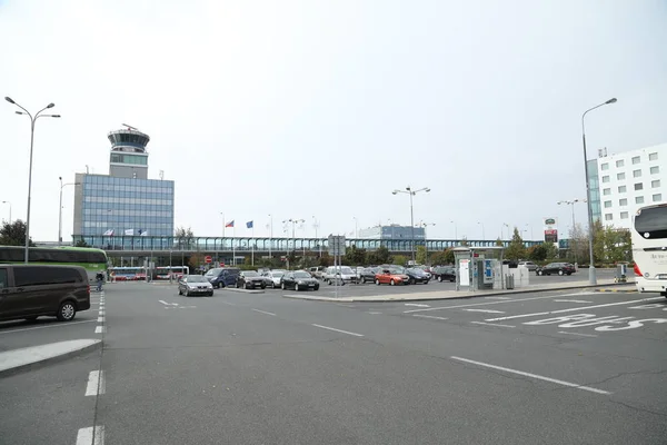 Extérieur de l'aéroport — Photo
