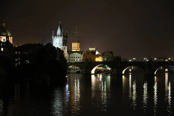 Stary budynek w Pradze — Zdjęcie stockowe