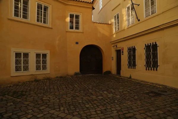 Vanha rakennus Prahassa — kuvapankkivalokuva