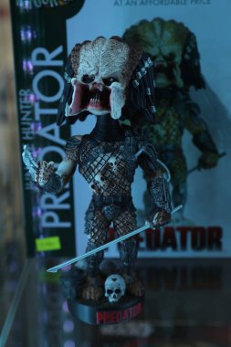 Dükkandaki bebekler