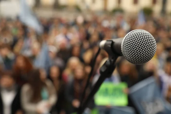 Microfono sul palco — Foto Stock