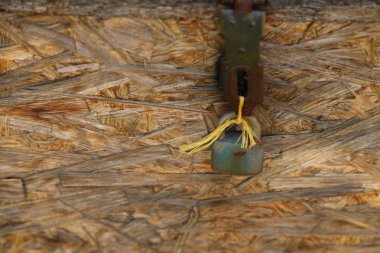 Antika kapı dolabı.