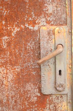 Antika kapı dolabı.